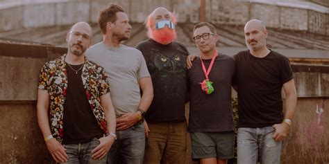 LES SAVY FAV .